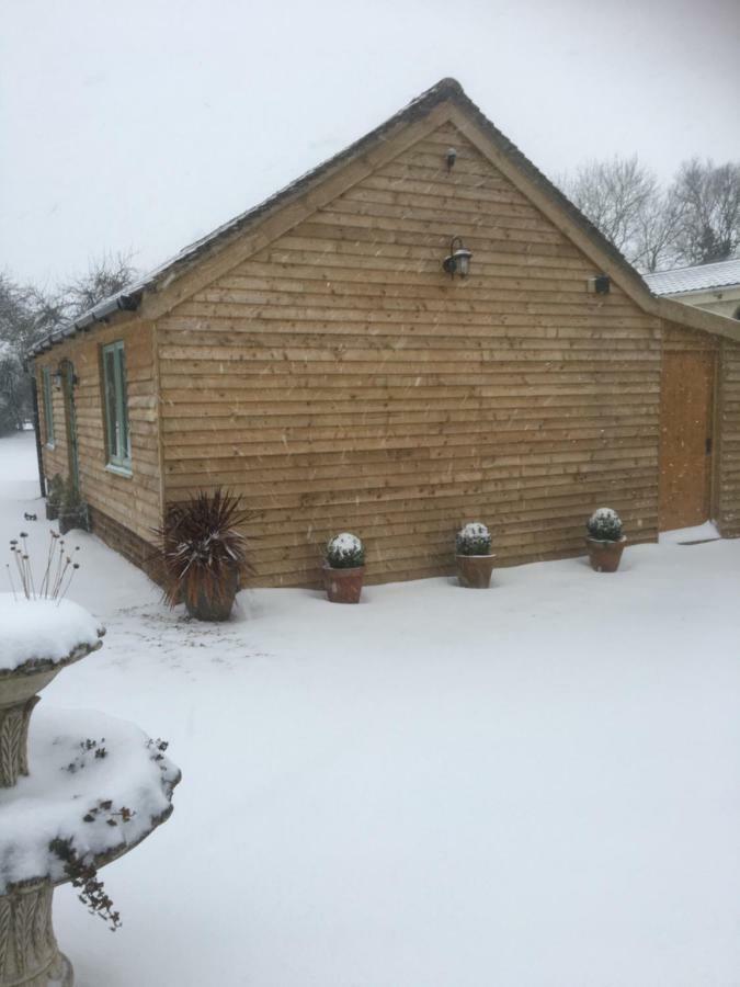 Little Banks Barn Apartment Ringwood Exterior photo