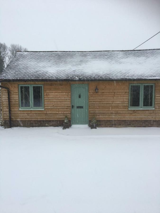 Little Banks Barn Apartment Ringwood Exterior photo